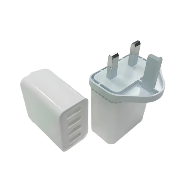 Injection molding production of chargers 01